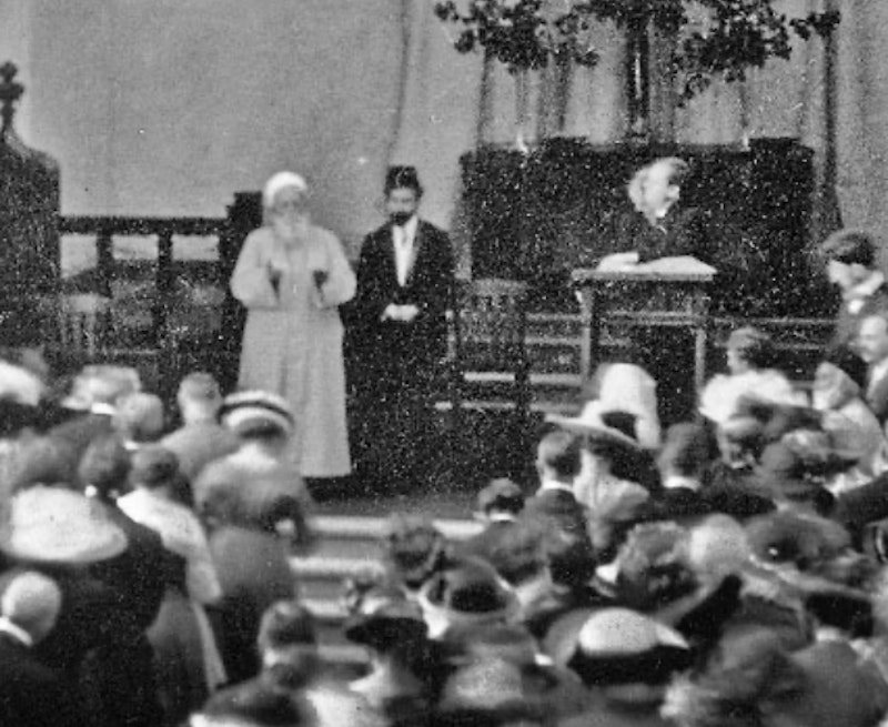 Abdu’l-Bahá at the front of a Church