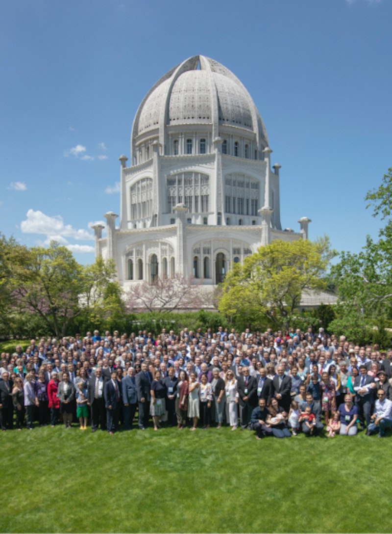 group photo in front of the temple in Illinois